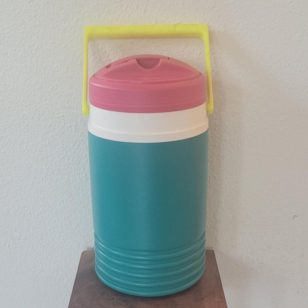 Igloo Vintage Retro Half Gallon Water Jug